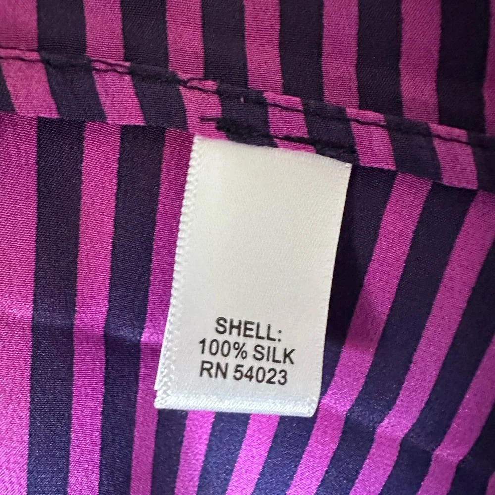 Banana Republic Blouse 100% Silk Career Capsule Wardrobe Button-Up EUC LG - Picture 6 of 9